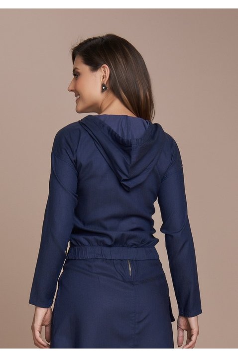 jaqueta feminina jeans com capuz detalhe corrosao titanium costas cima